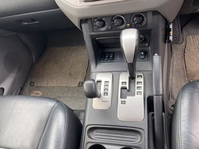 MITSUBISHI PAJERO