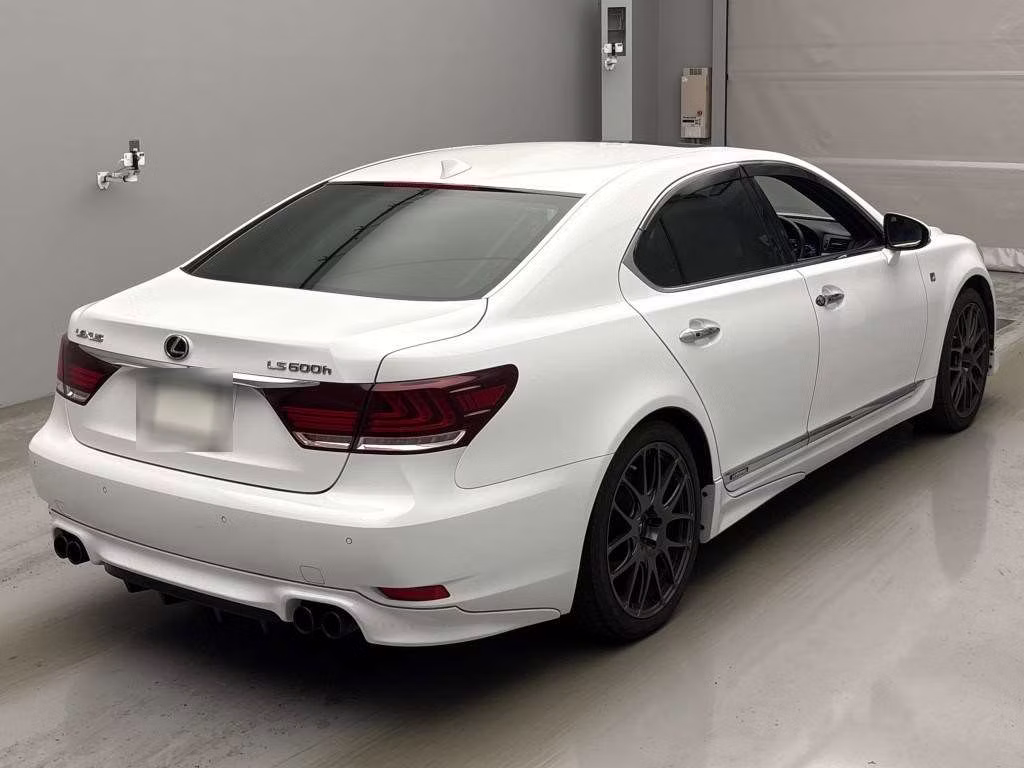 LEXUS LS600H