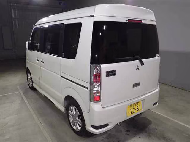 MITSUBISHI TOWN BOX