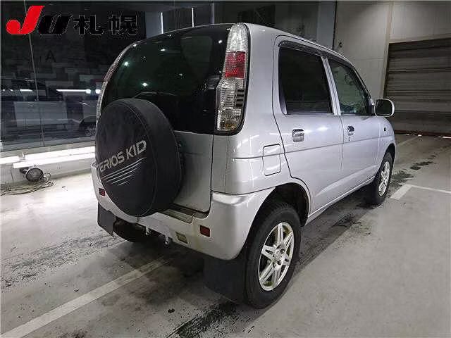 DAIHATSU TERIOS KID