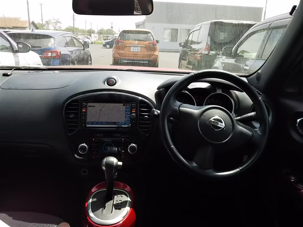 NISSAN JUKE