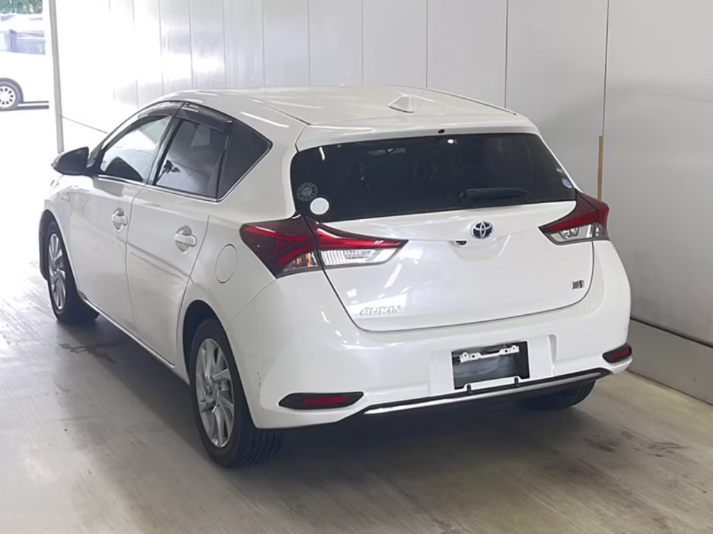 TOYOTA AURIS