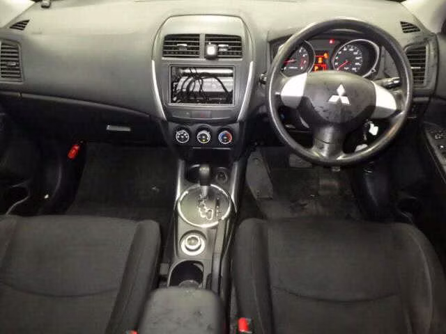 MITSUBISHI RVR