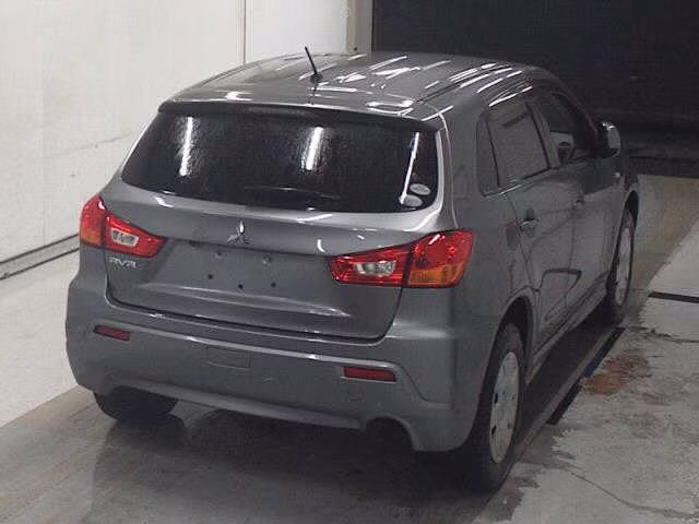 MITSUBISHI RVR