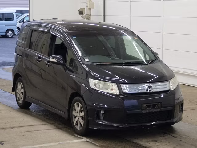 HONDA FREED SPIKE