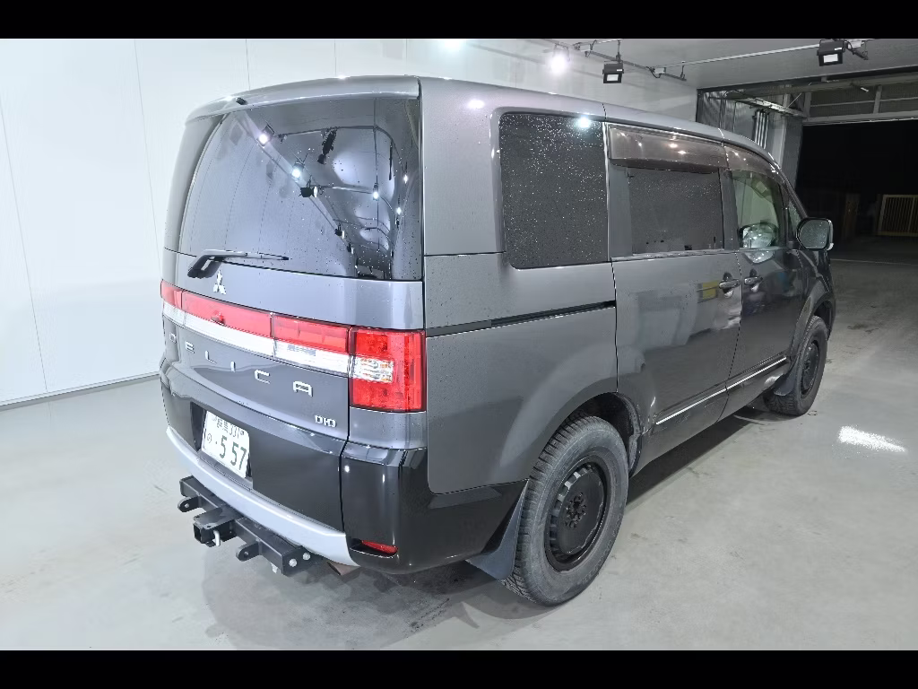 MITSUBISHI DELICA D:5