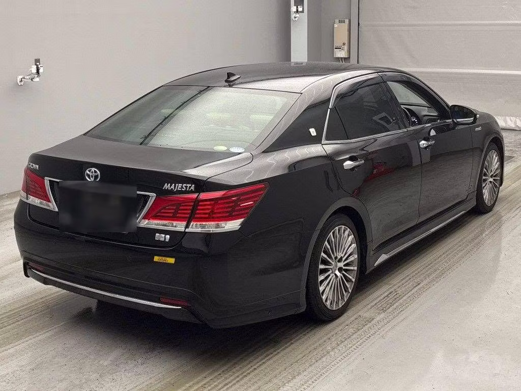 TOYOTA CROWN MAJESTA