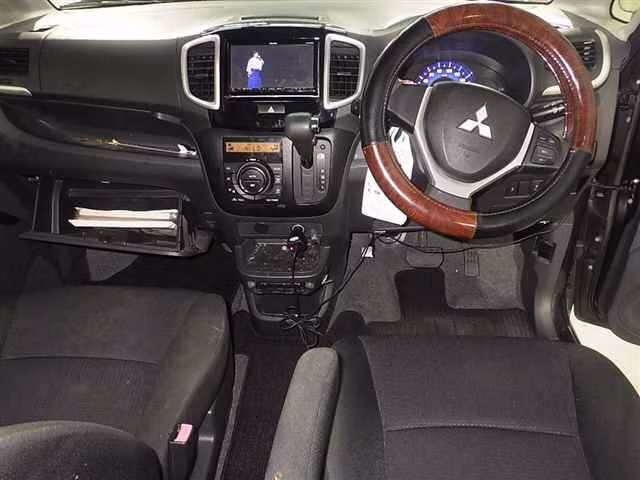 MITSUBISHI DELICA D:2