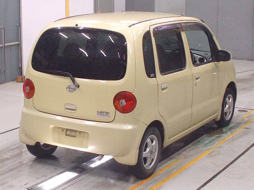 DAIHATSU MOVE LATTE