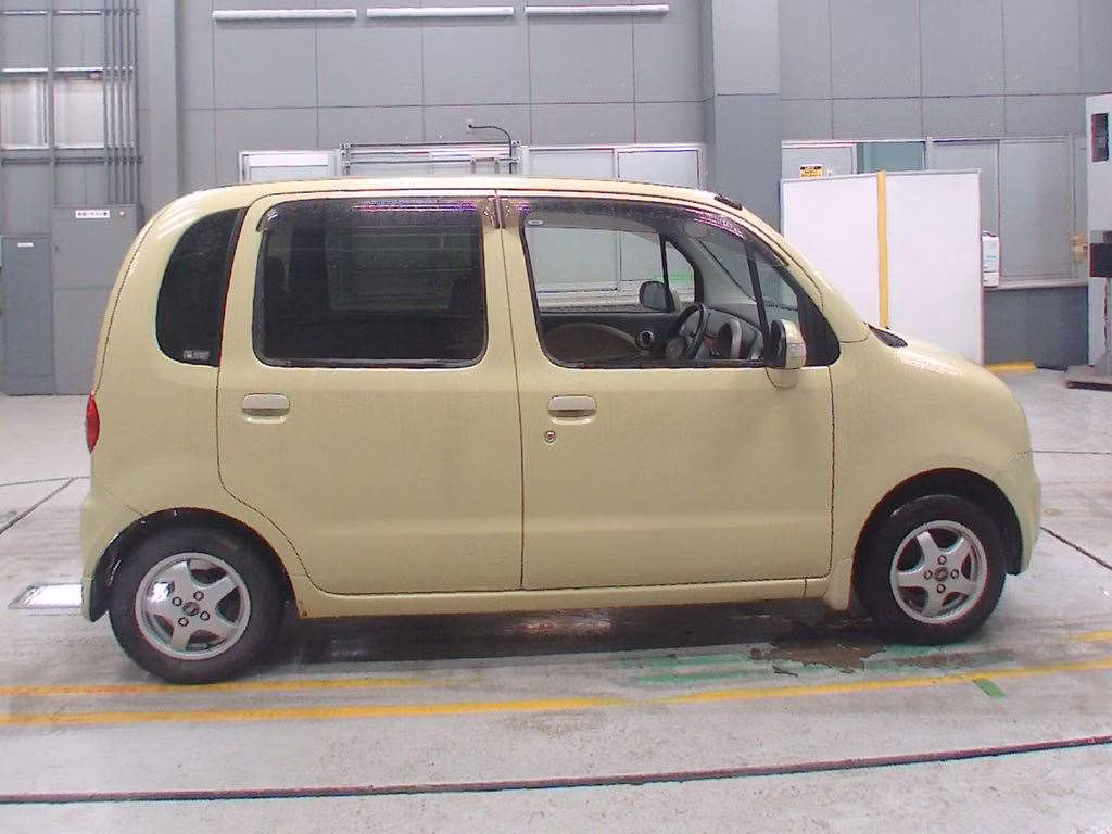 DAIHATSU MOVE LATTE