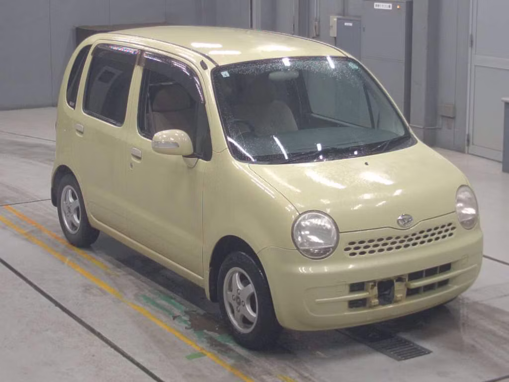 DAIHATSU MOVE LATTE