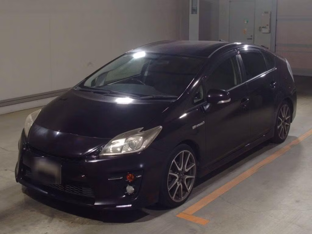 TOYOTA PRIUS