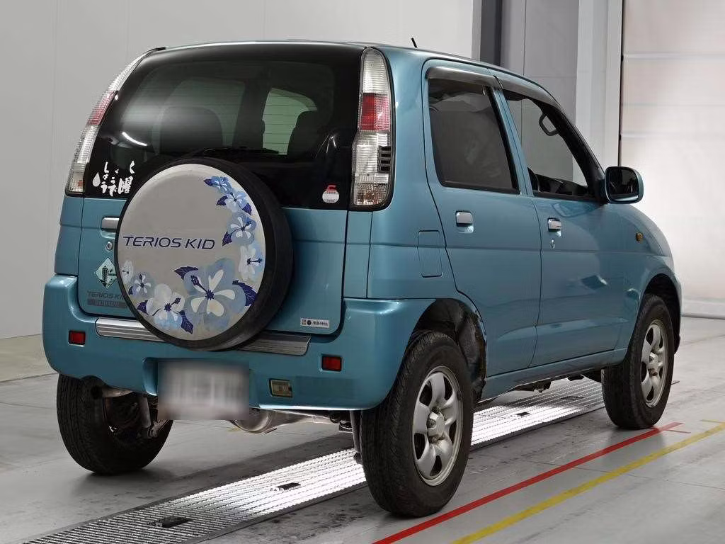 DAIHATSU TERIOS KID