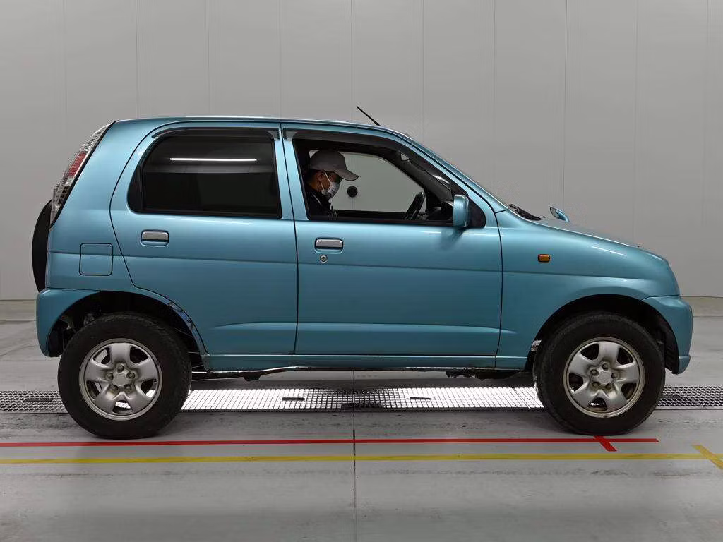 DAIHATSU TERIOS KID