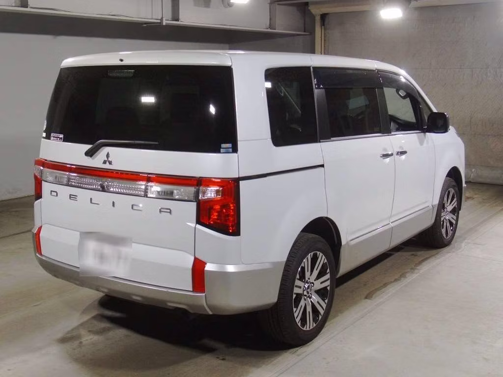 MITSUBISHI DELICA D:5