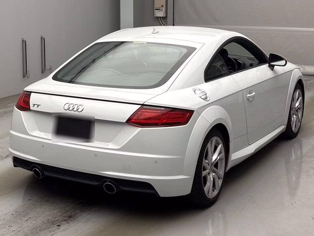 AUDI TT
