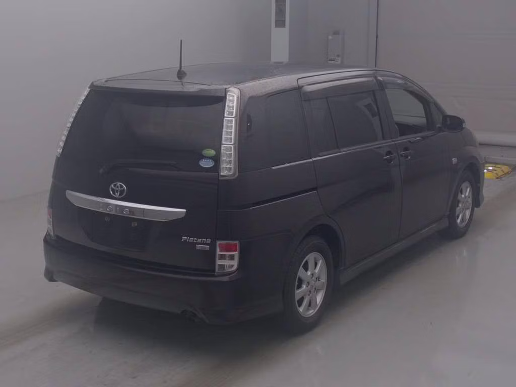 TOYOTA ISIS