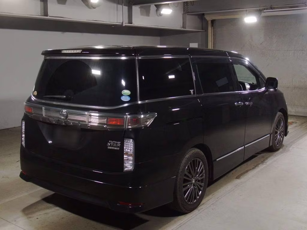 NISSAN ELGRAND