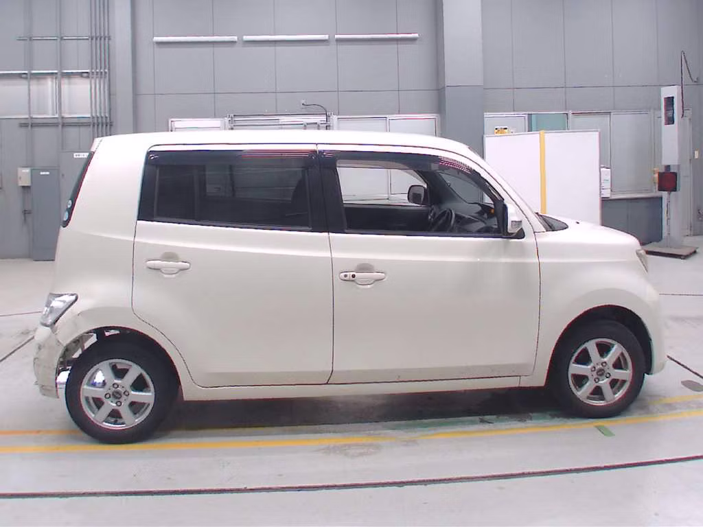 TOYOTA BB