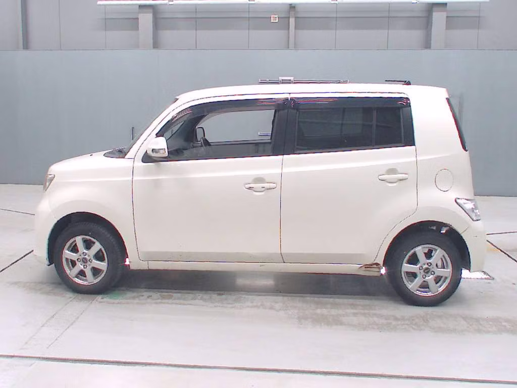 TOYOTA BB