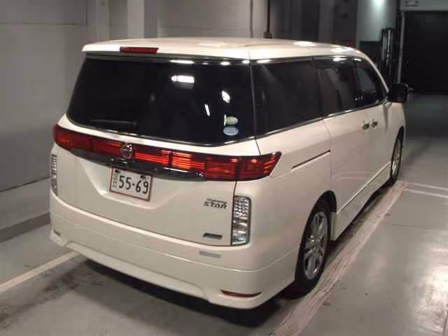 NISSAN ELGRAND