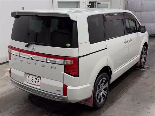 MITSUBISHI DELICA D:5