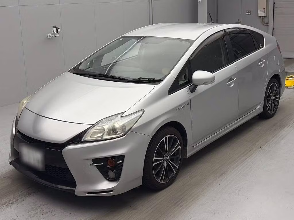 TOYOTA PRIUS