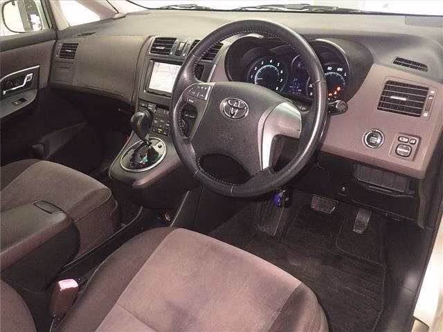 TOYOTA MARK X ZIO