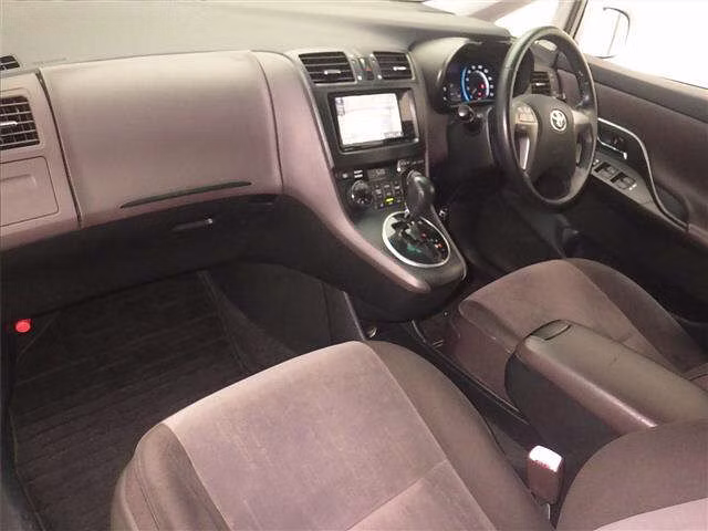 TOYOTA MARK X ZIO