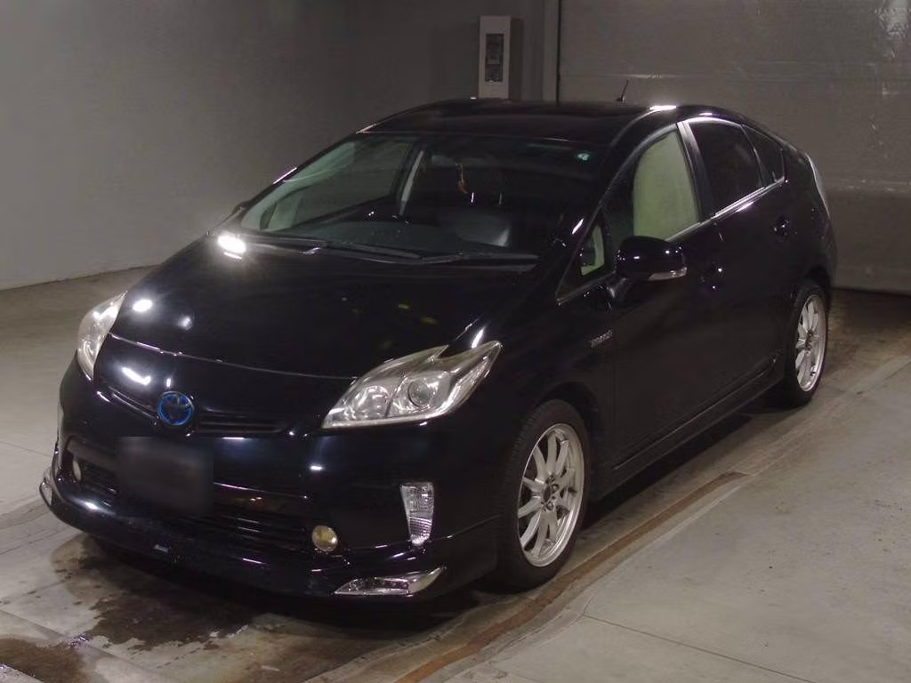 TOYOTA PRIUS
