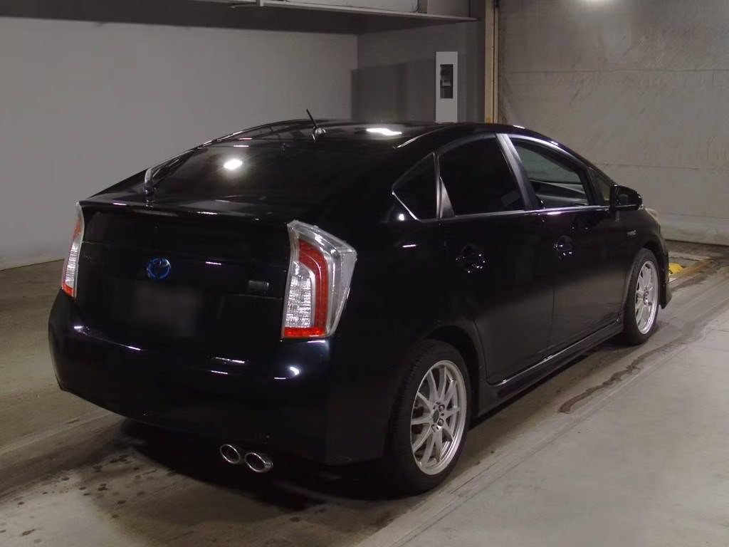 TOYOTA PRIUS