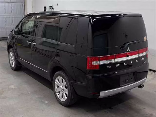 MITSUBISHI DELICA D:5