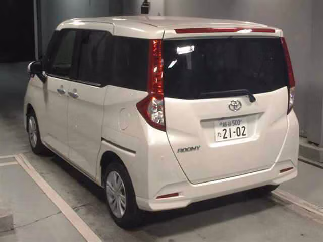 TOYOTA ROOMY