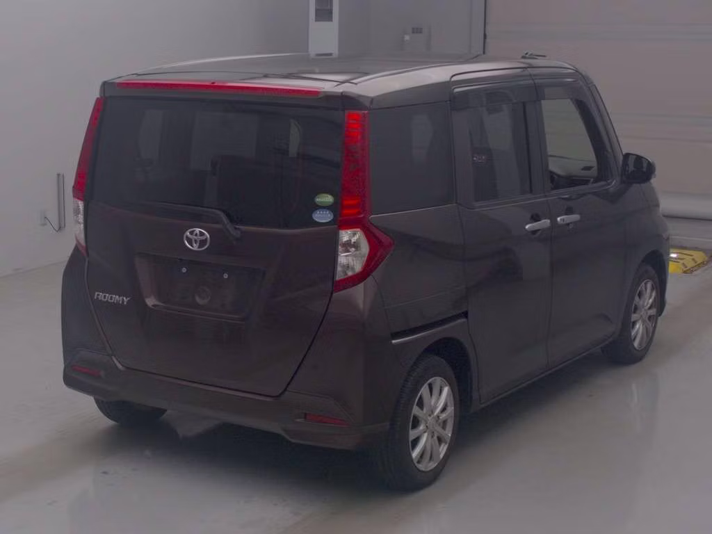 TOYOTA ROOMY