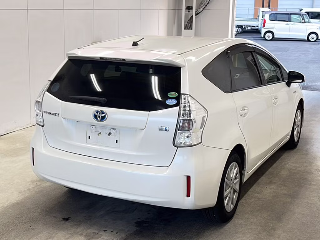 TOYOTA PRIUS ALPHA