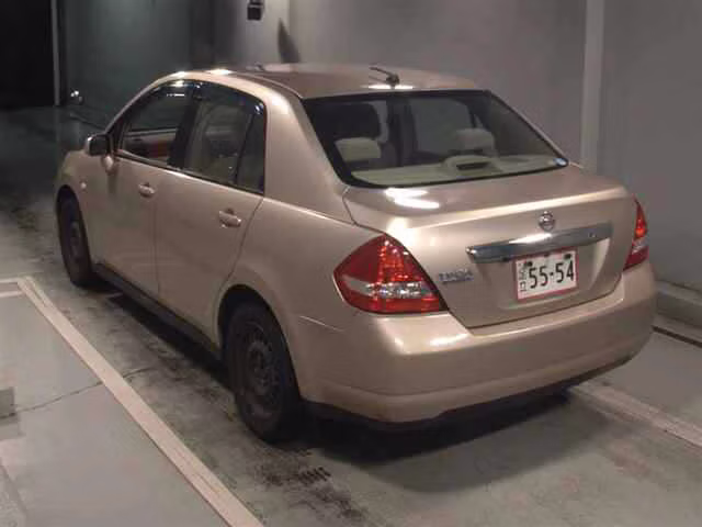 NISSAN TIIDA LATIO