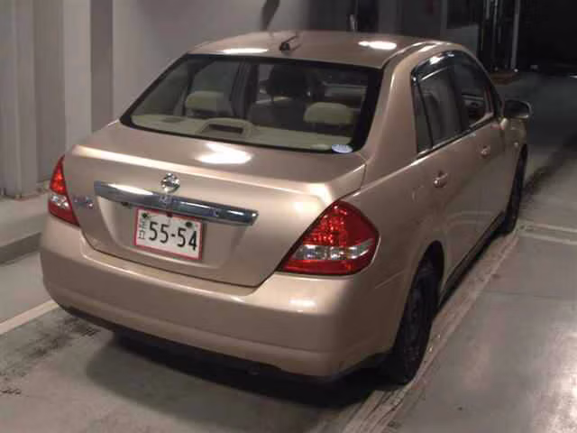 NISSAN TIIDA LATIO