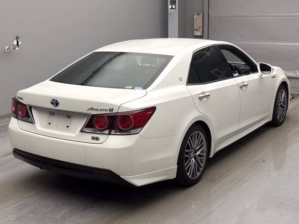 TOYOTA CROWN