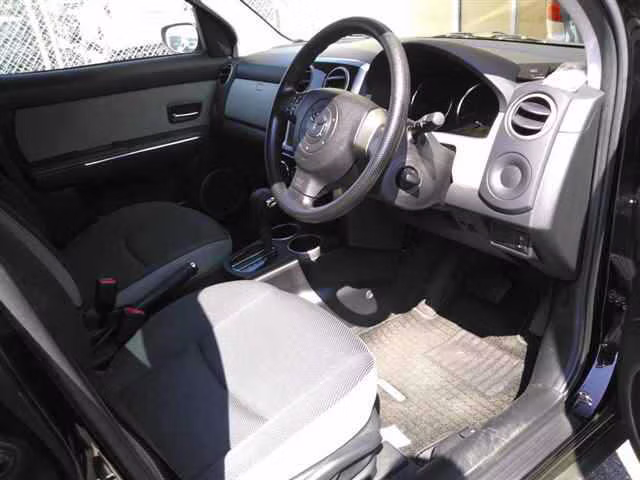 MAZDA VERISA