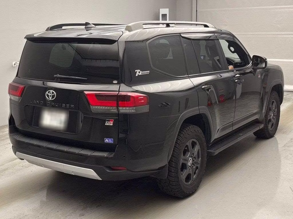 TOYOTA LAND CRUISER
