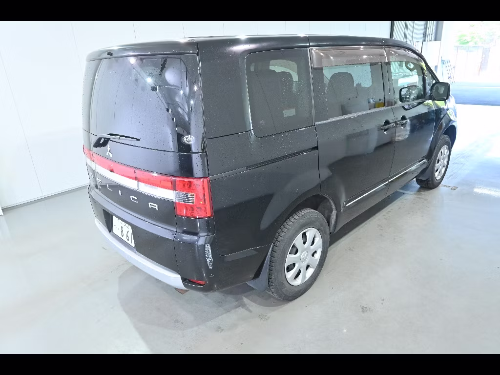 MITSUBISHI DELICA D:5