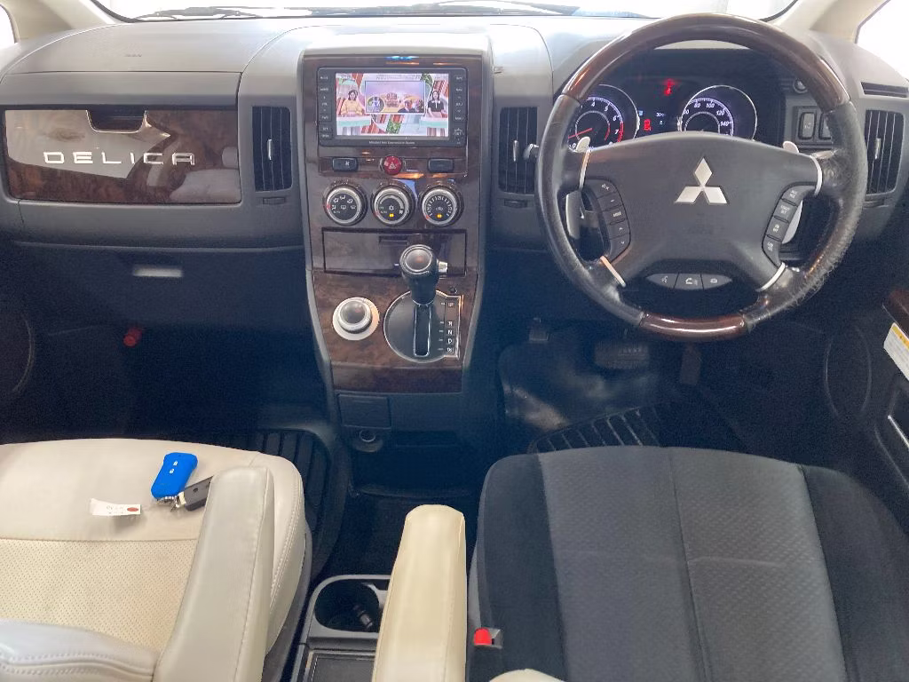 MITSUBISHI DELICA D:5