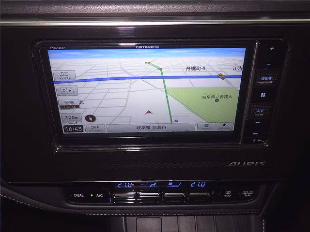 TOYOTA AURIS