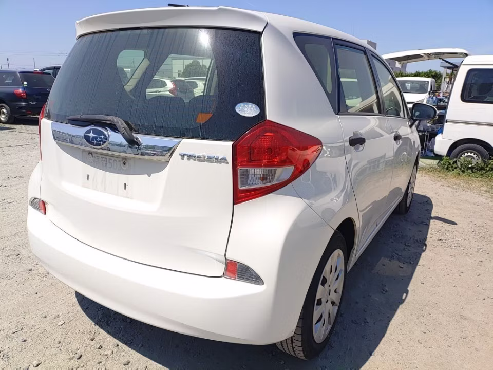 SUBARU TREZIA