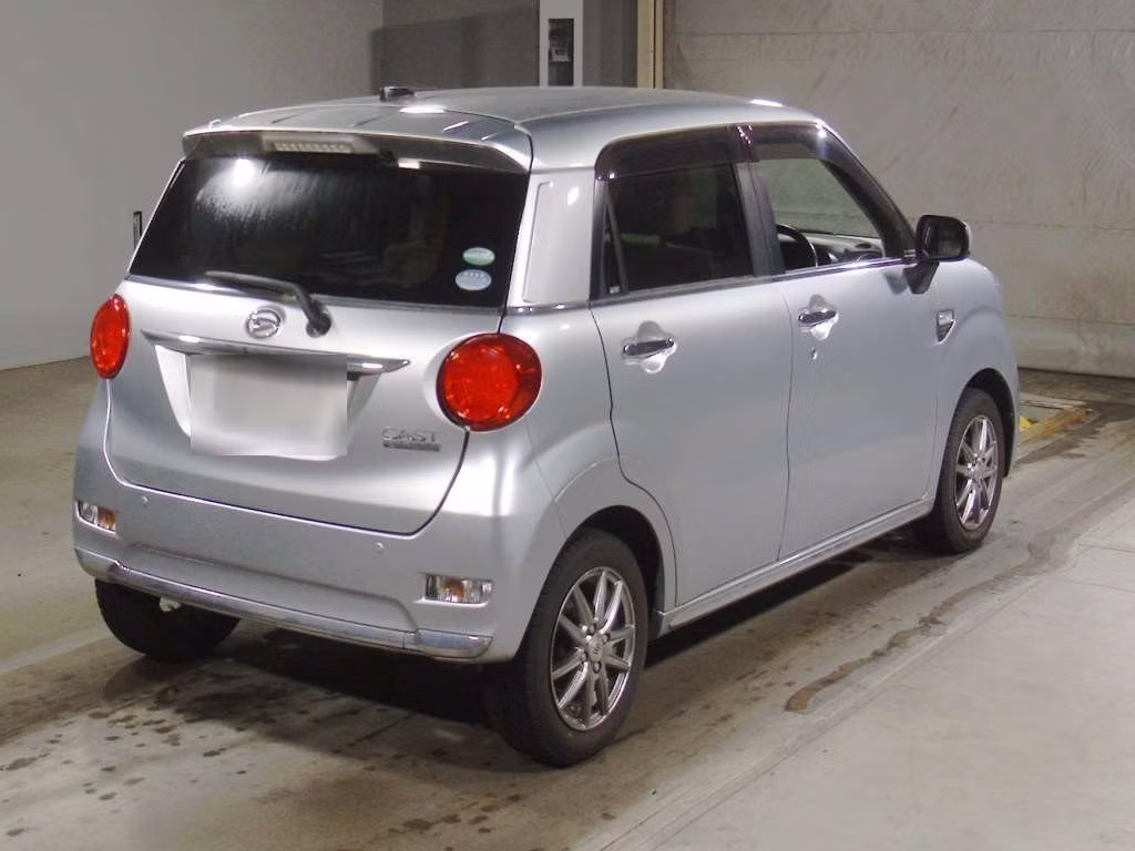 DAIHATSU CAST