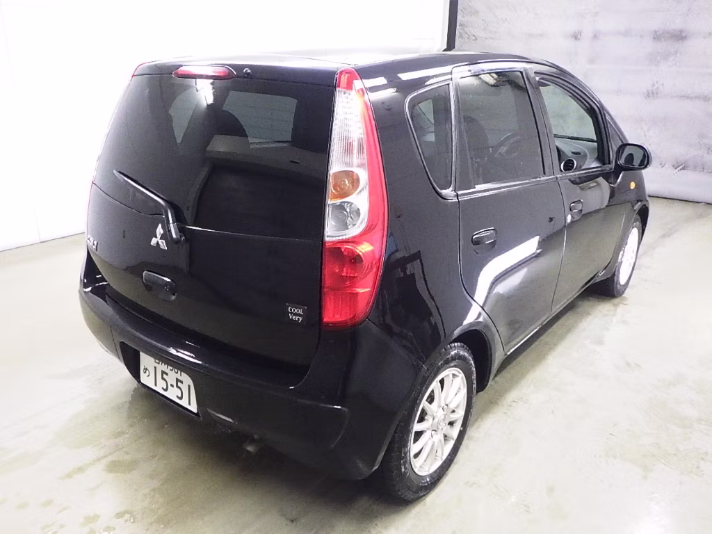 MITSUBISHI COLT