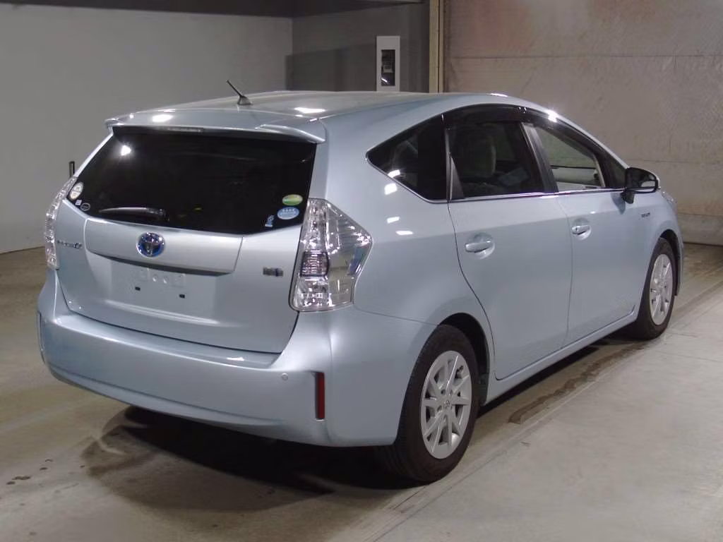 TOYOTA PRIUS ALPHA