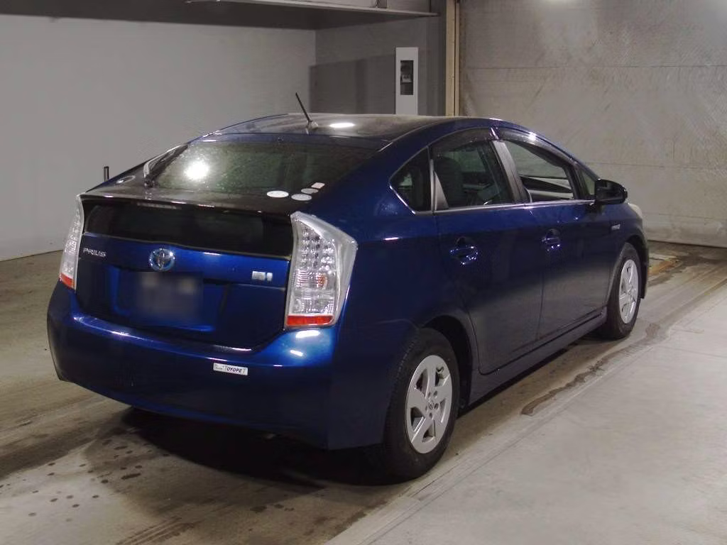 TOYOTA PRIUS