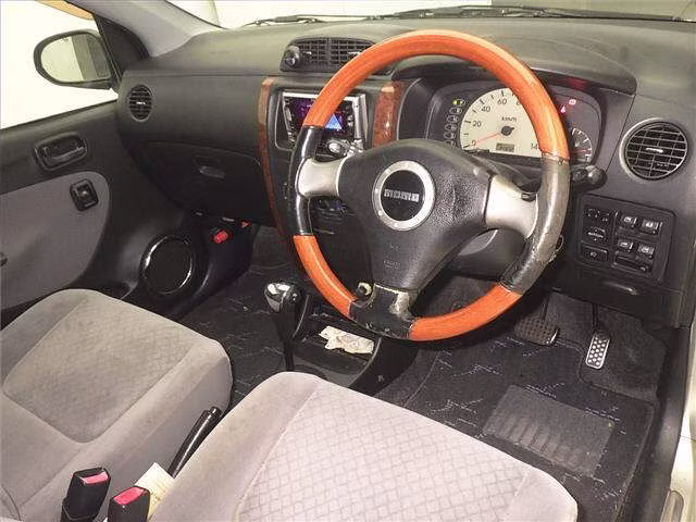 DAIHATSU MIRA AVY
