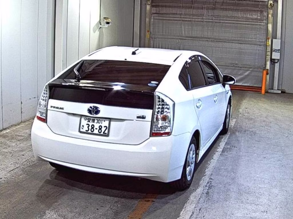 TOYOTA PRIUS